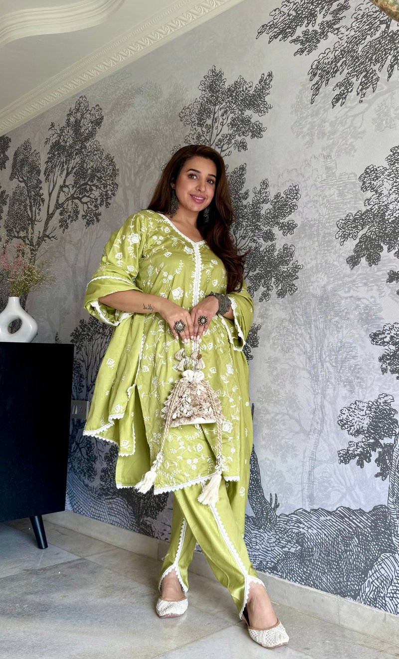 Green Cotton Embroidered Kurta Set with Lace Trim