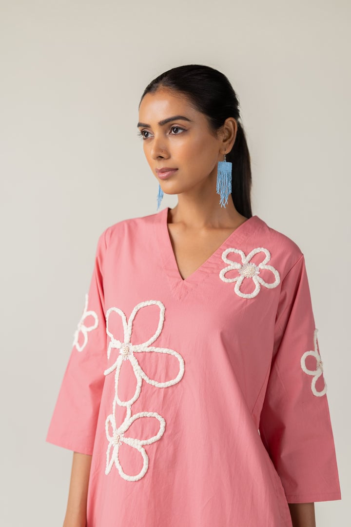 Pink Cotton Poplin Kurta Set with Daisy Embroidery