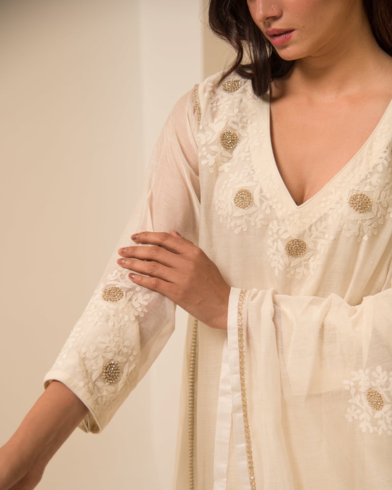 Kyra V-Neck chanderi suit set