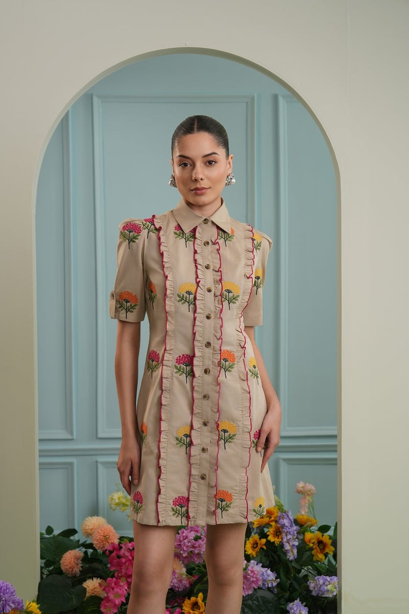 Love shack dress- beige twill — Chöjé