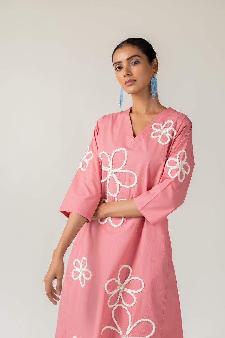 Pink Cotton Poplin Kurta Set with Daisy Embroidery