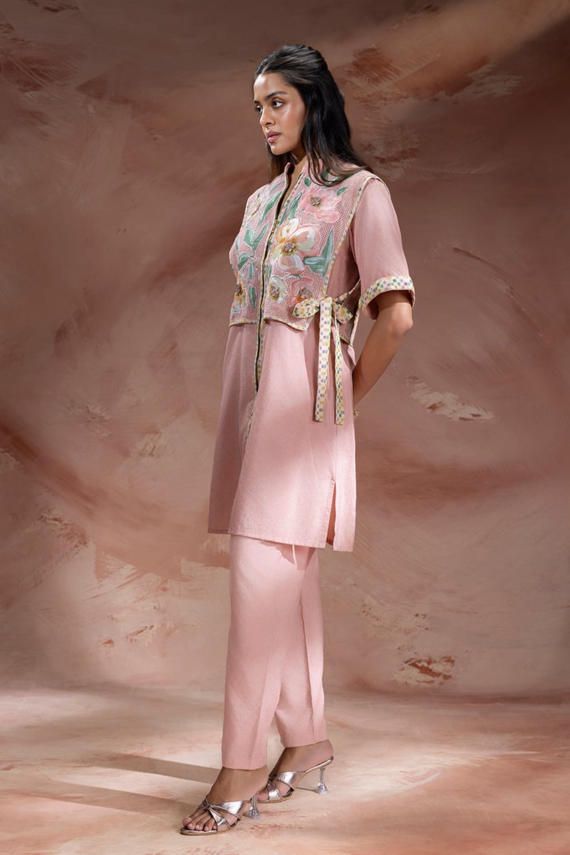 Zeya Applique Bib-Detail Kurta and Pants