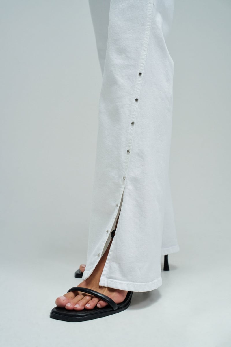 White High-Waist Flare Jeans with Side Hem Opening