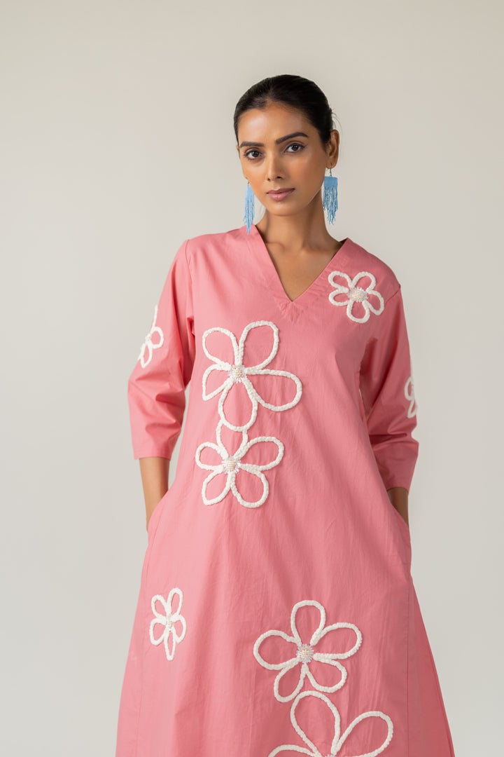 Pink Cotton Poplin Kurta Set with Daisy Embroidery
