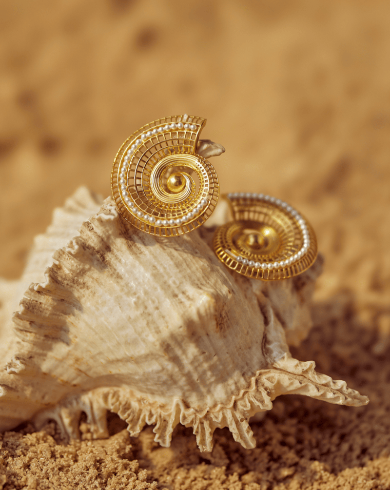 WHIRL STUDS