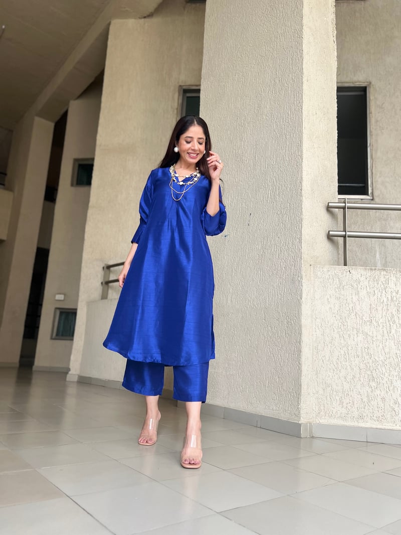 Blue Textured V-Neck Puff Sleeve Kurta Pant Set