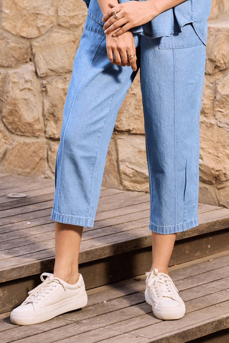 Light Wash High-Rise Relaxed Tapered Denim Trousers