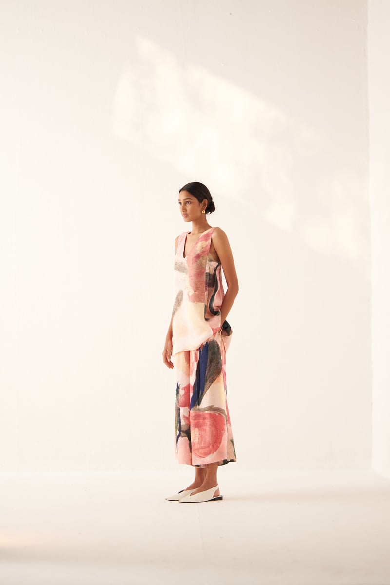 White Abstract Print Sleeveless V-Neck Flowy Top