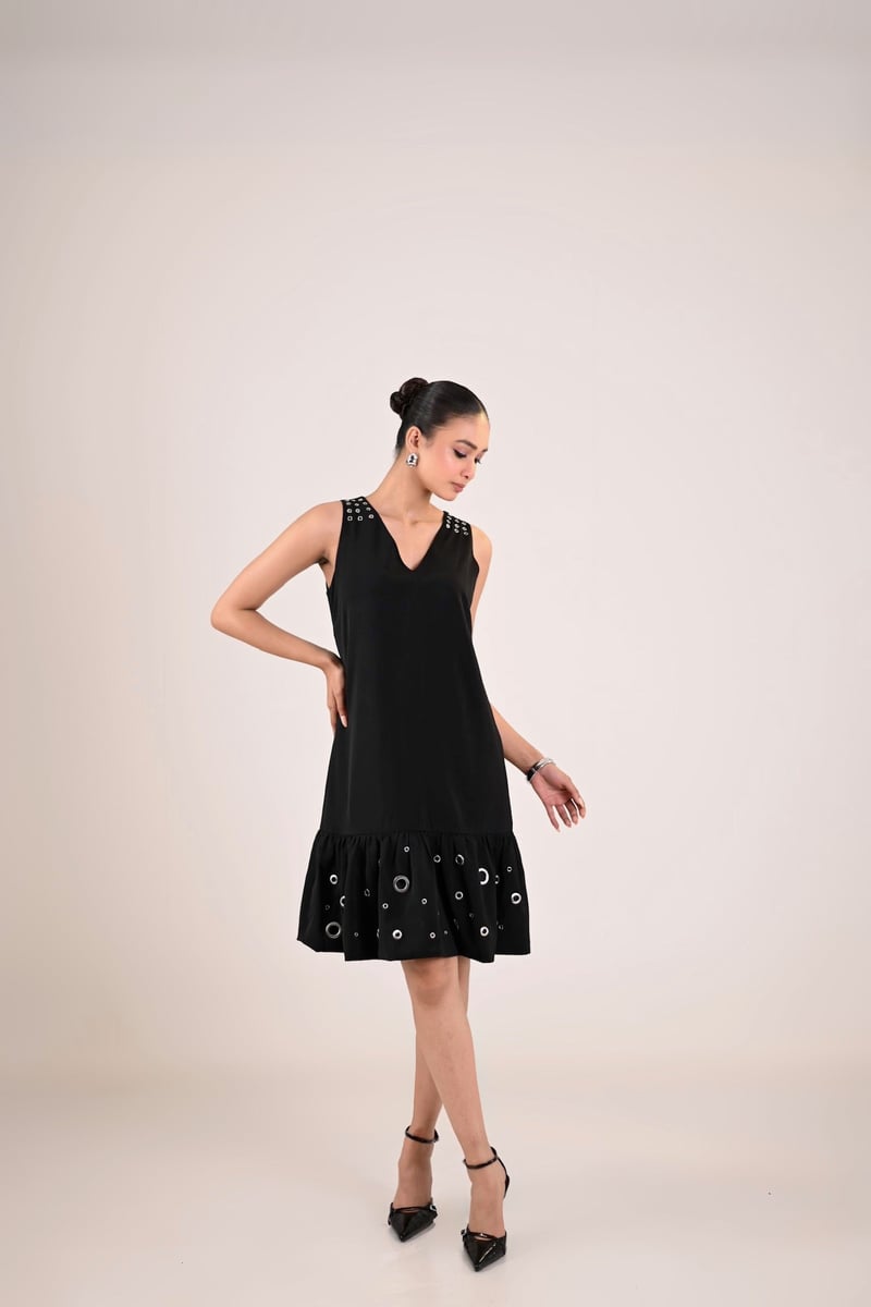 Black Sleeveless V-Neck Knee-Length Dress with Tiered Hem