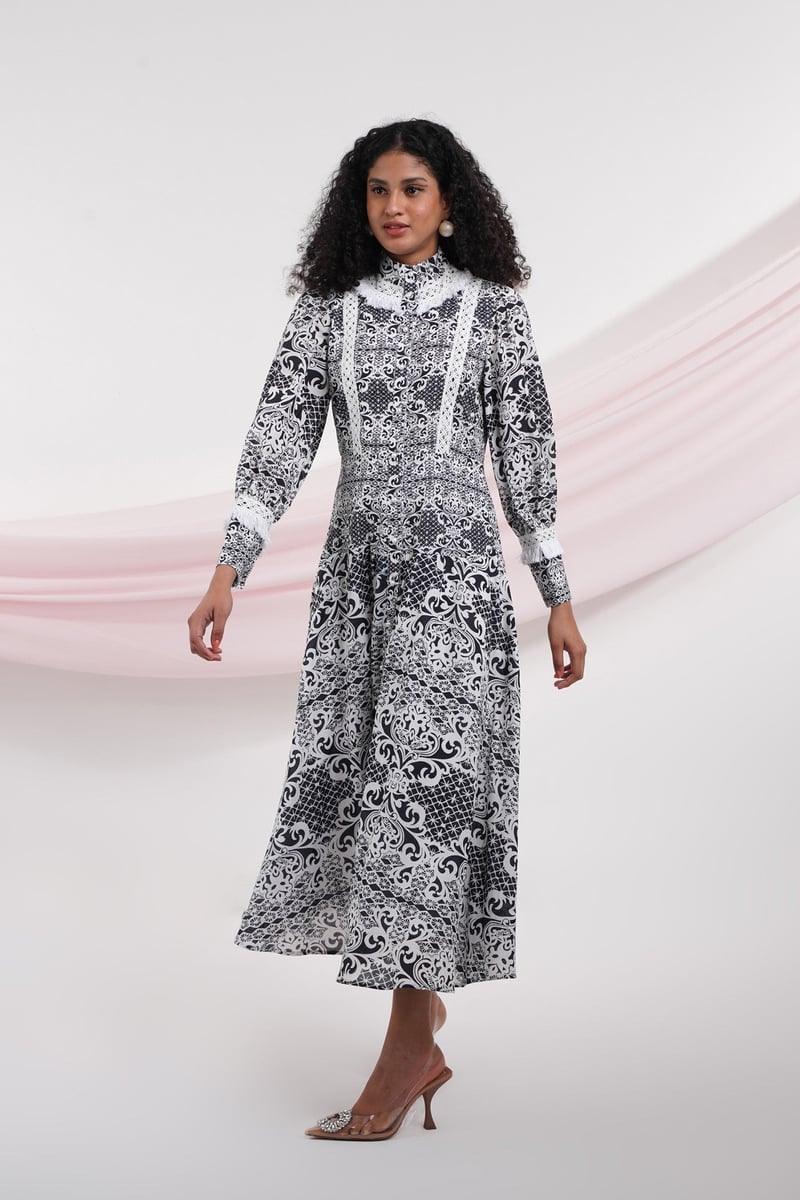 La Vie En Rose Dress - Black Lace — Chöjé
