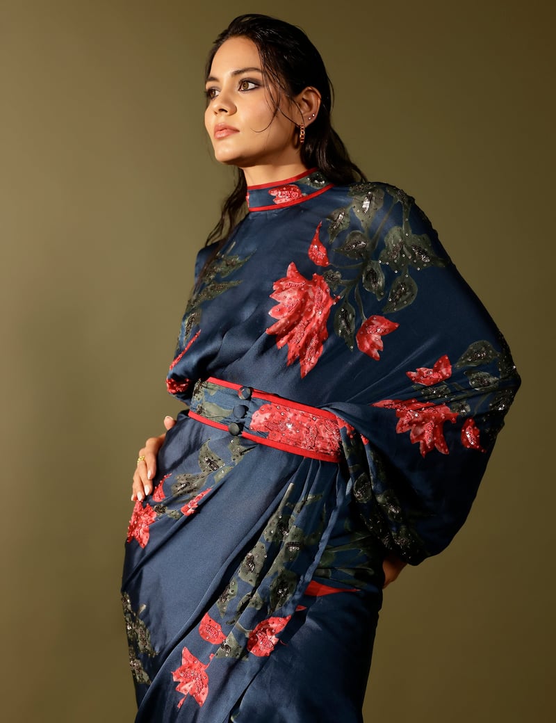 Peacock Blue Collared Pallu Floral Saree Set