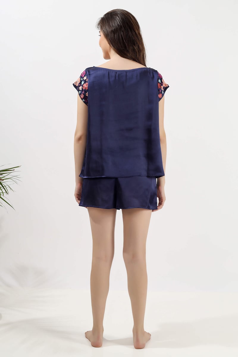 Pierre, Shorts & Top