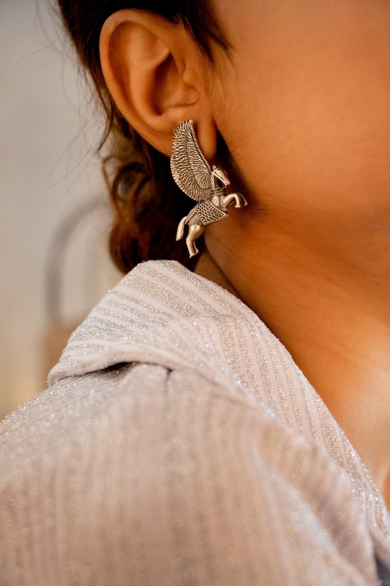 Tattva Statement Shaahi Ghoda Stud Earring