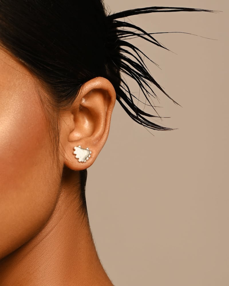 Passional Ear Studs (Craved)