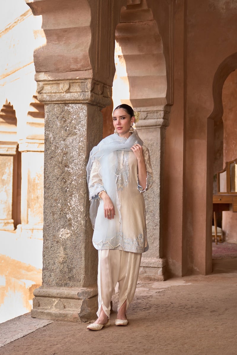 Ruhi - Short Kurta And Dhoti