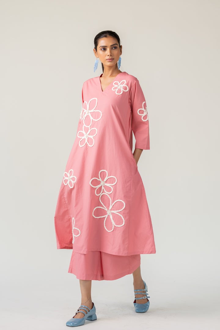 Pink Cotton Poplin Kurta Set with Daisy Embroidery