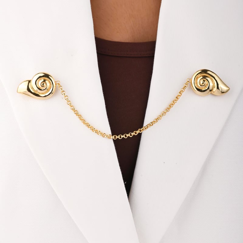 Moon Snail Link Brooch Gold — Equiivalence