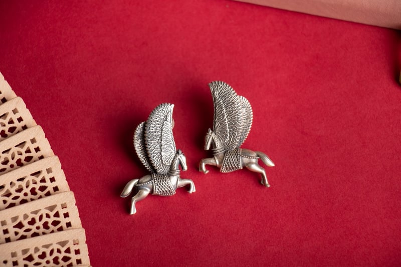 Tattva Statement Shaahi Ghoda Stud Earring