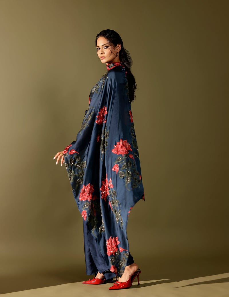 Peacock Blue Collared Pallu Floral Saree Set