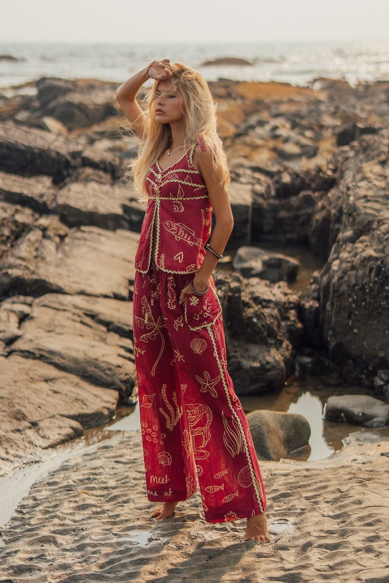 Red Graphic Printed Linen Tie-Up Cami Top