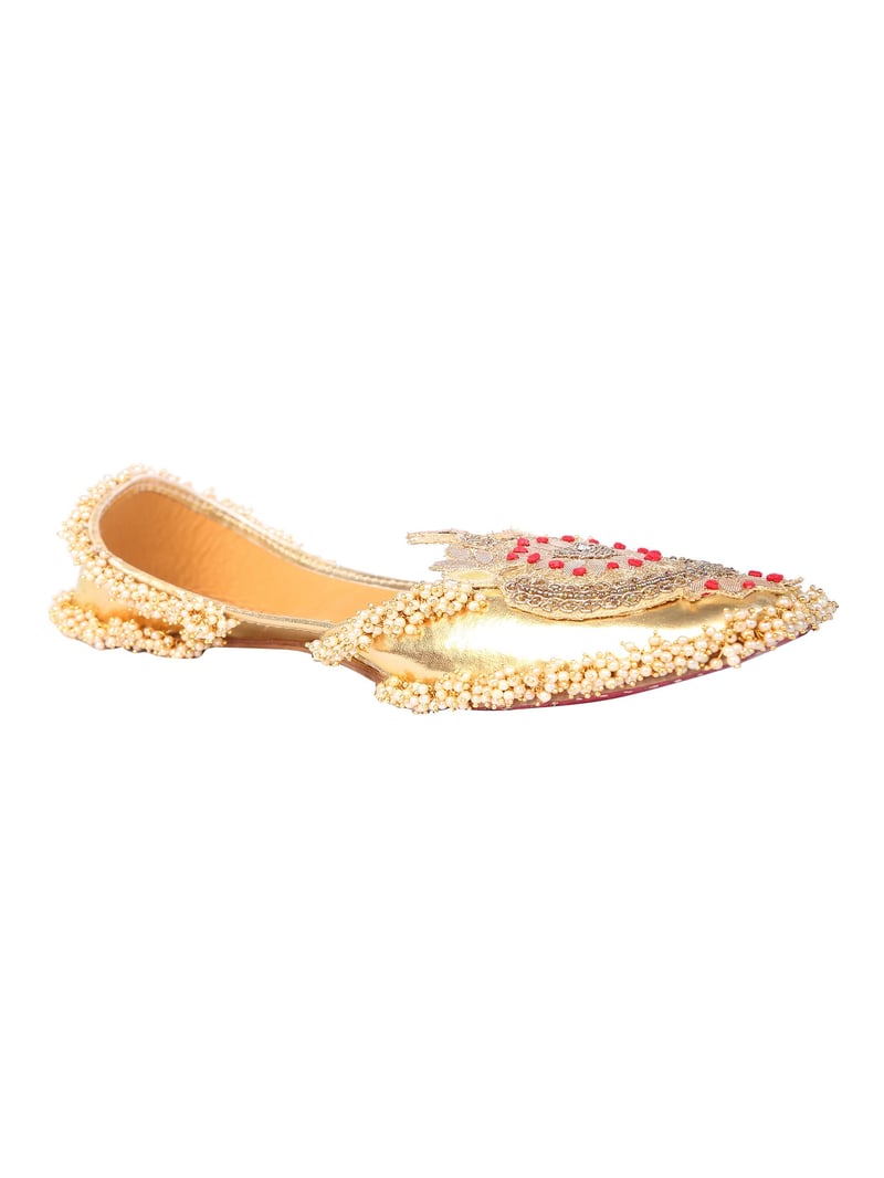 Golden Crown Jutti