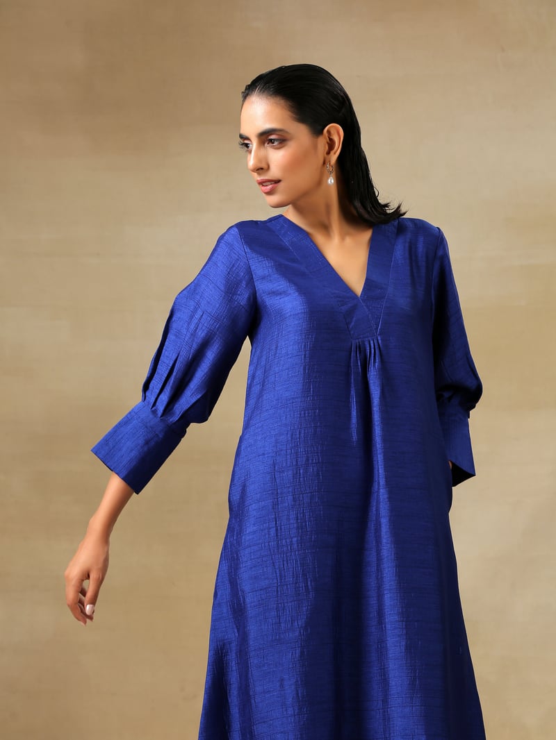 Blue Textured V-Neck Puff Sleeve Kurta Pant Set