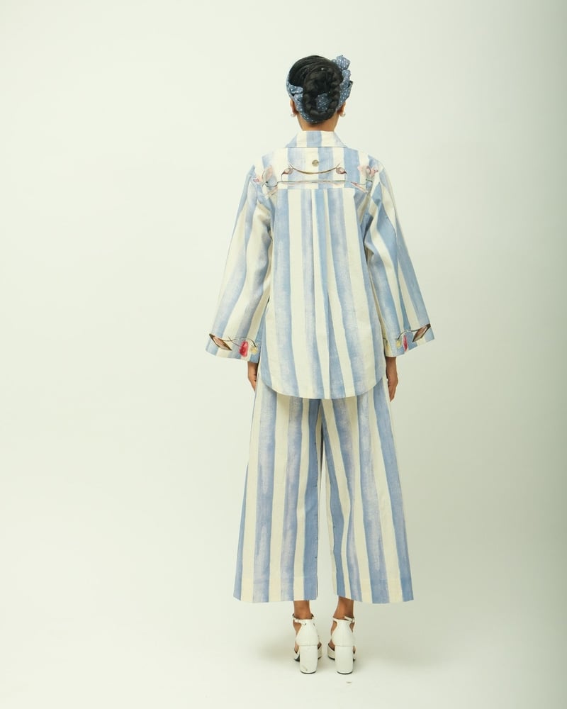 Ice Blue Striped Appliqué Anti-Fit Shirt