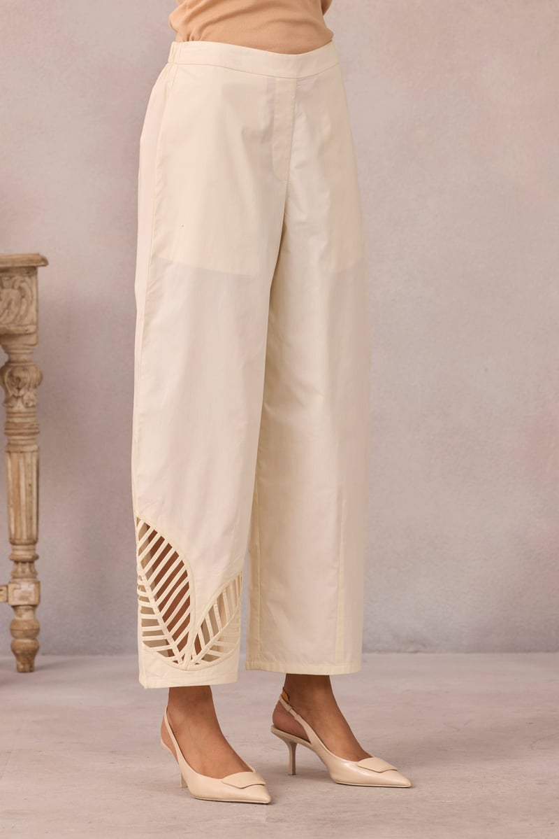 Vanilla Cloud Barrel Crop Trousers with Leaf Cutwork