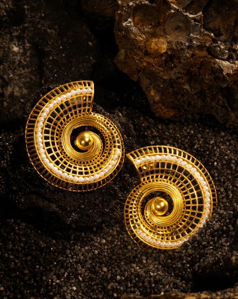 WHIRL STUDS