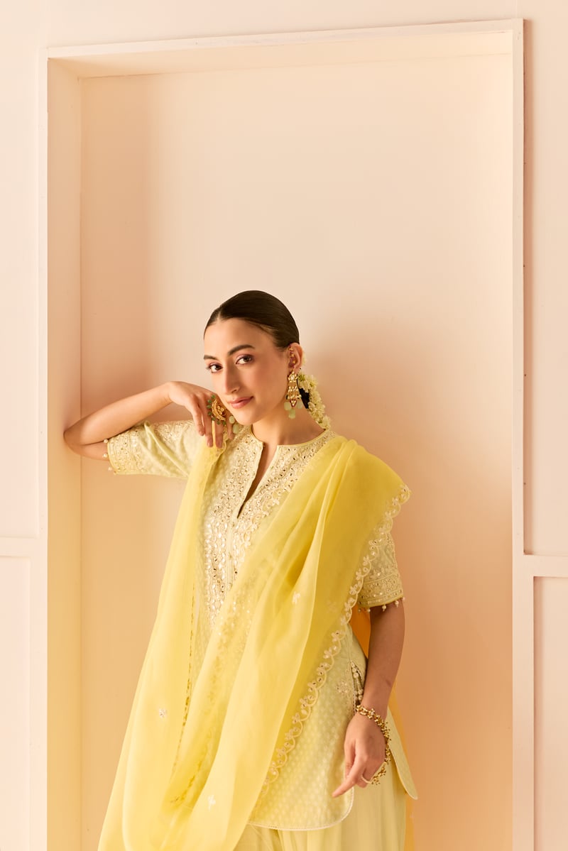 ANAISHA - SHORT KURTA WITH FARSHI SALWAR AND DUPATTA