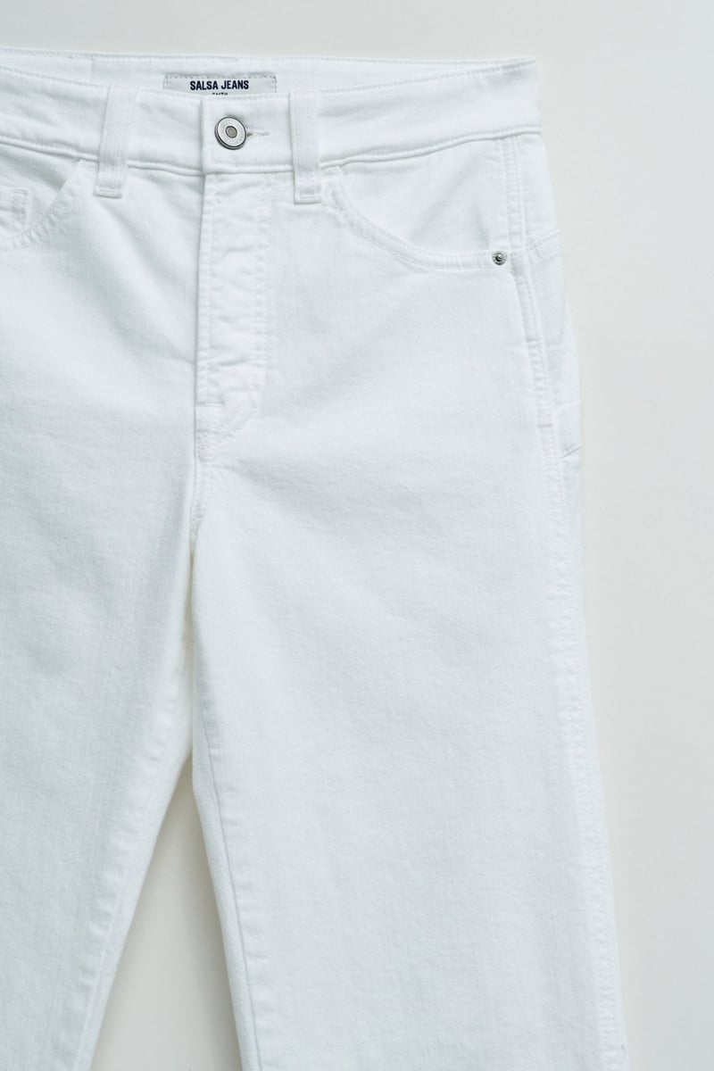 White High-Waist Flare Jeans with Side Hem Opening