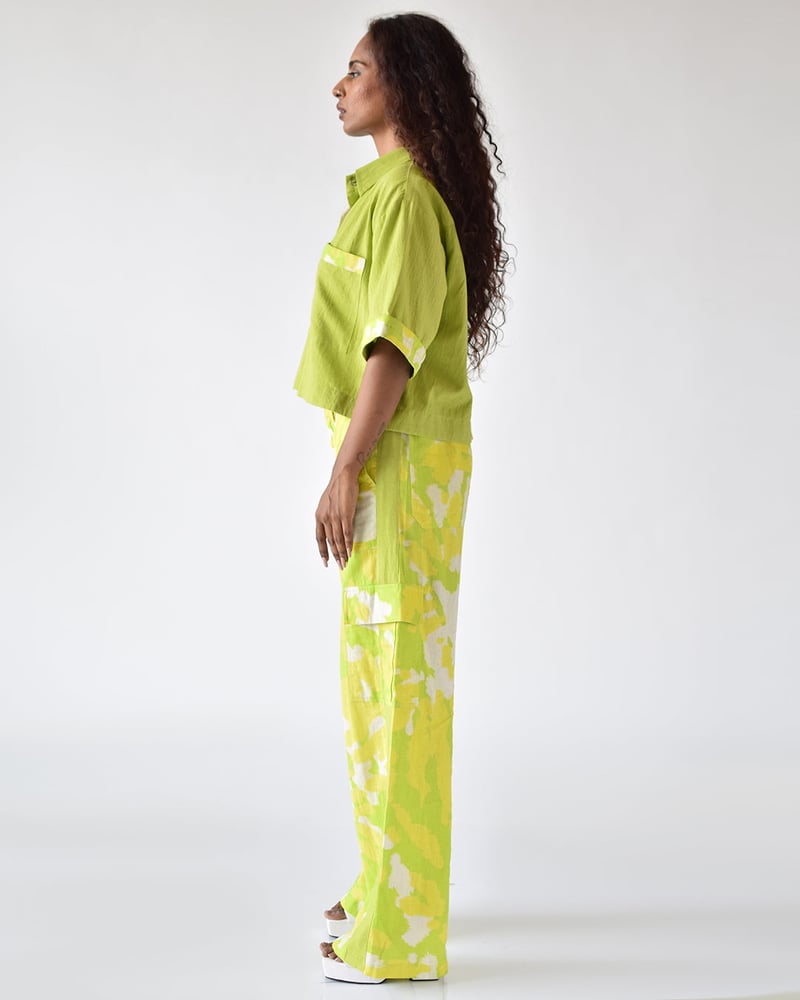 Green Cropped Relaxed-Fit Shirt with Abstract Print Trim