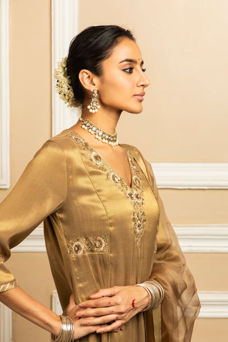 Suhani Tissue Handcrafted Kurta Set