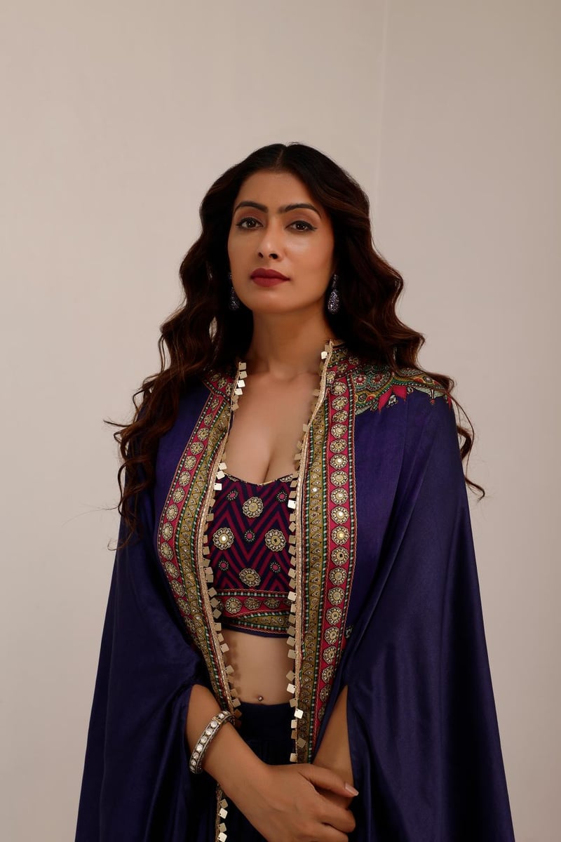 Kaashni Cape Set