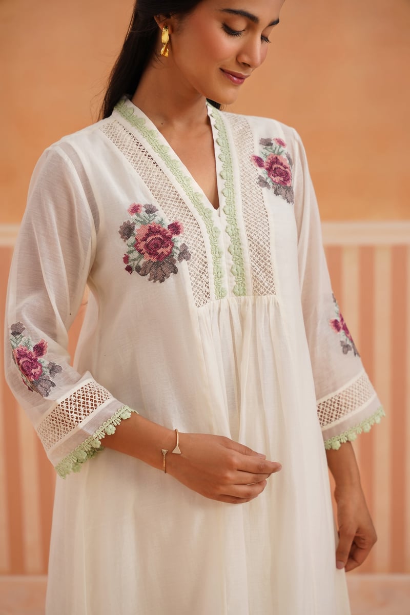 Ivory V-Neck Embroidered Kurta Set with Lace Accents