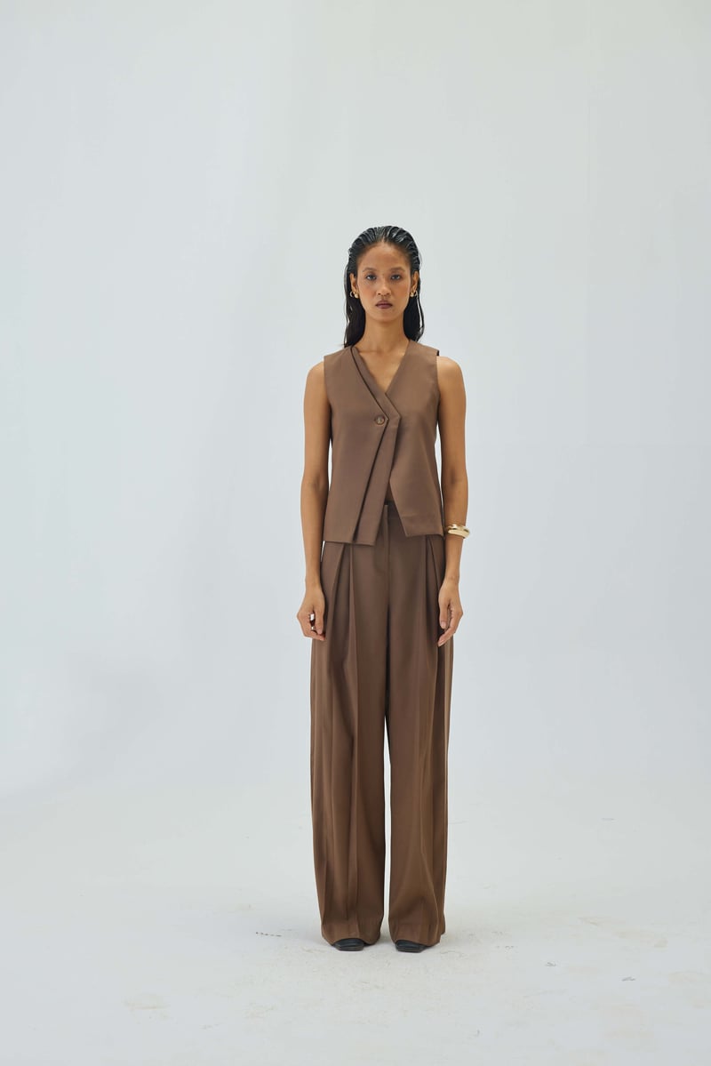 Brown Tailored Notch-Lapel Waistcoat with Button Front