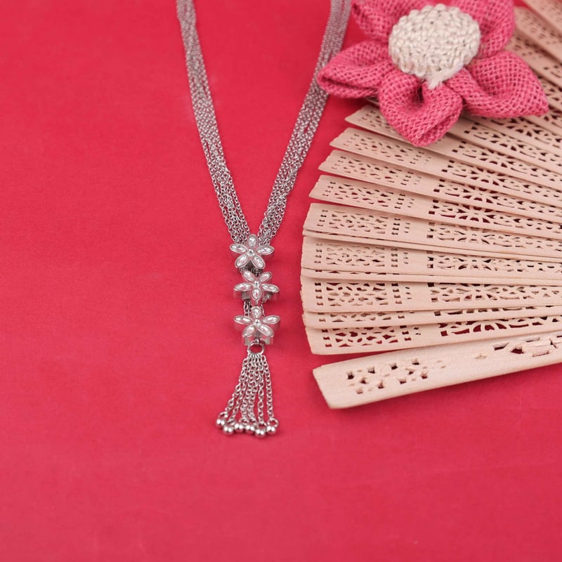Essence Kundan Flower Sequence Chain Cluster Necklace