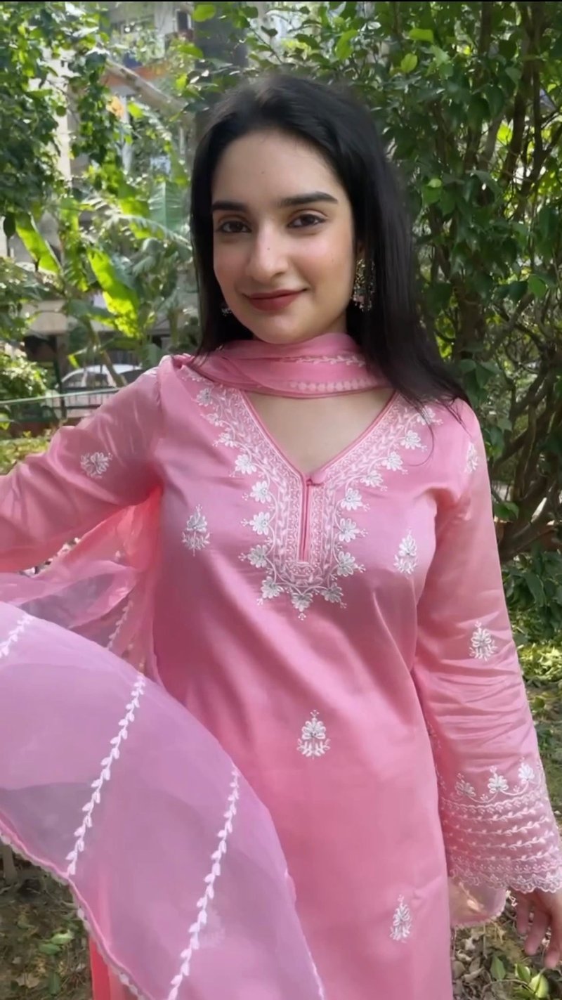 Pink Chanderi Straight Kurta Set with Thread Embroidery