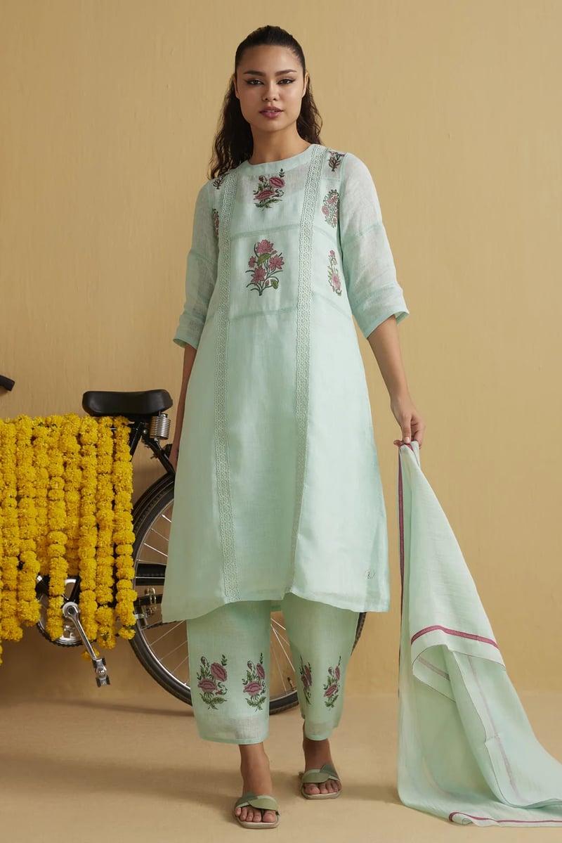 The Mariposa Kurta Set