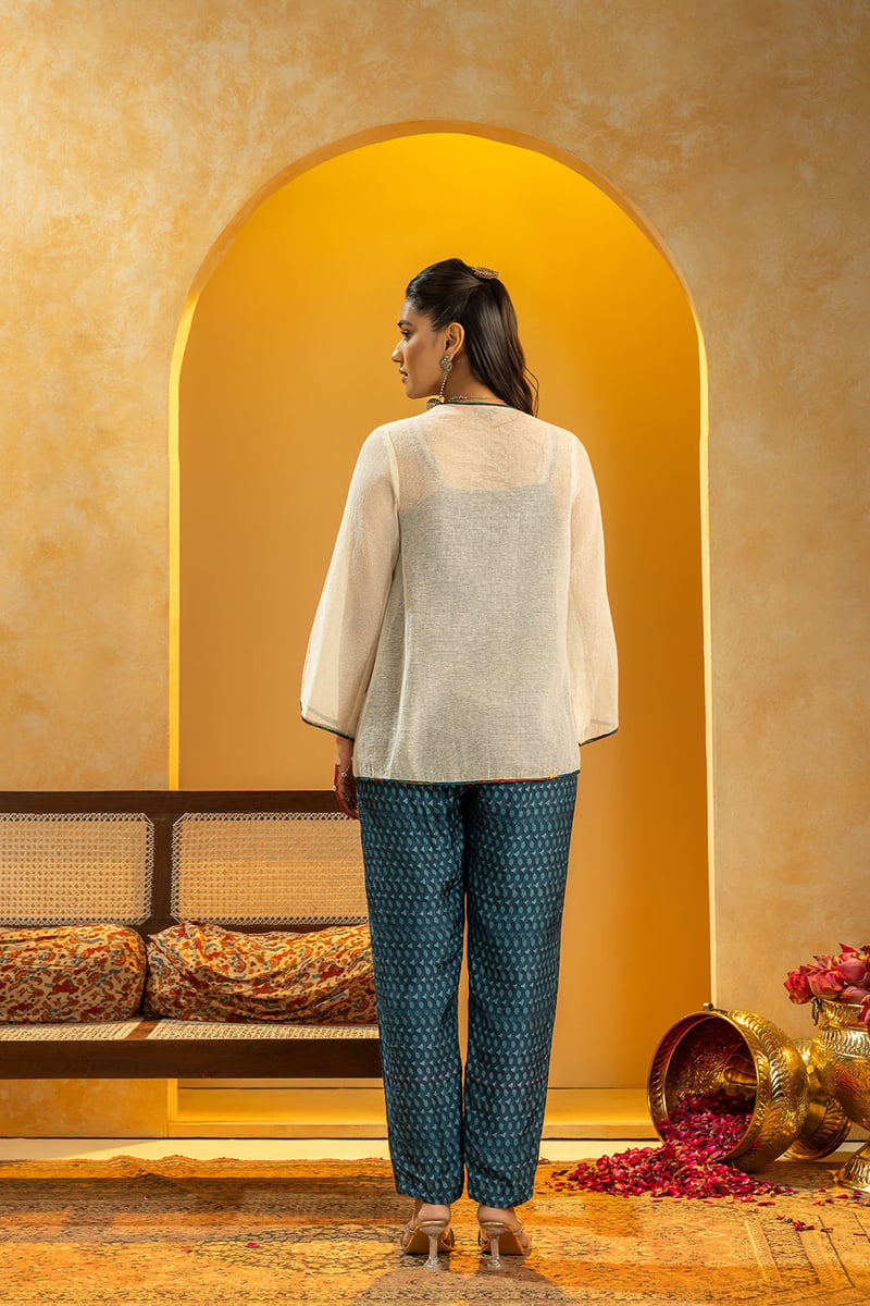 Off-White Applique Tie-Up Kurta Set with Printed Pants