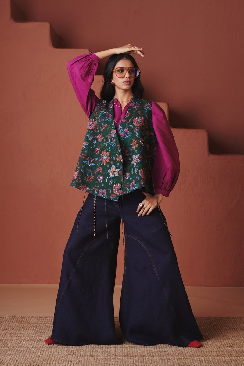 Purple Cotton-Linen Billow Top with V-Neck