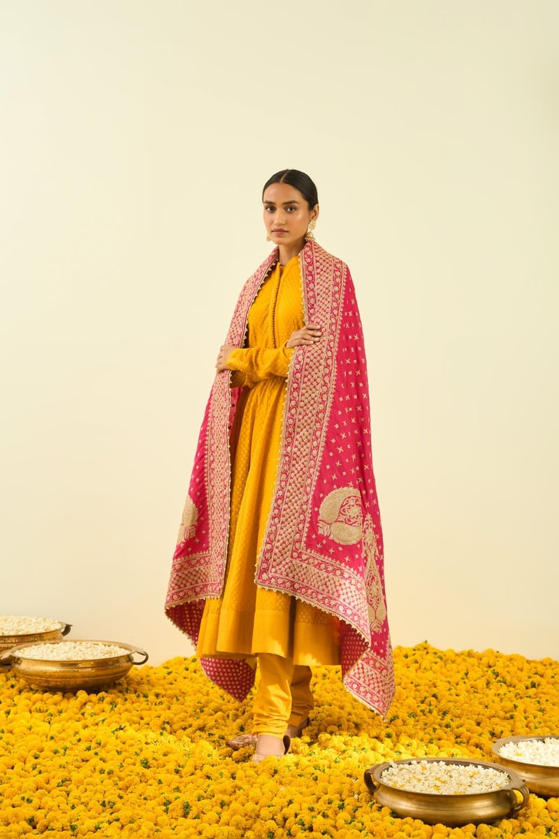 Floral Tilla Embroidery Odhni