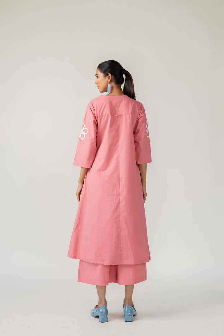 Pink Cotton Poplin Kurta Set with Daisy Embroidery