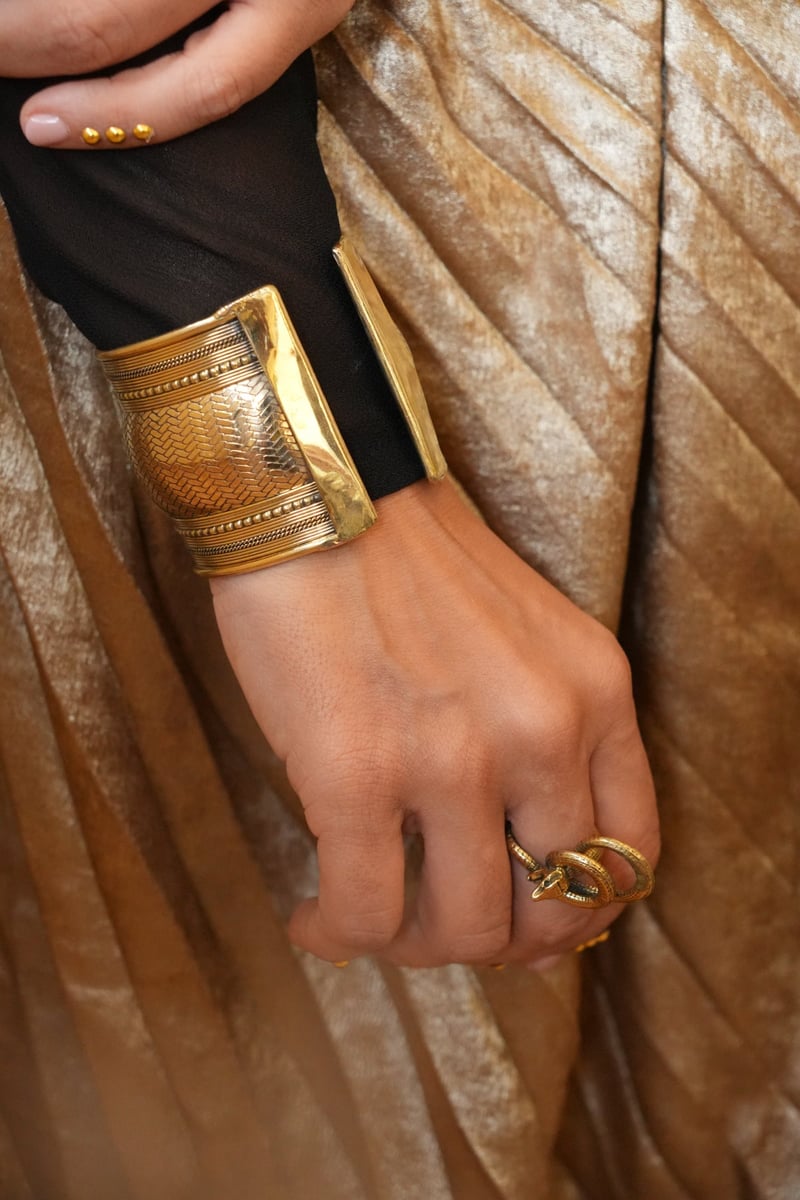 Brass Mesh Kadha