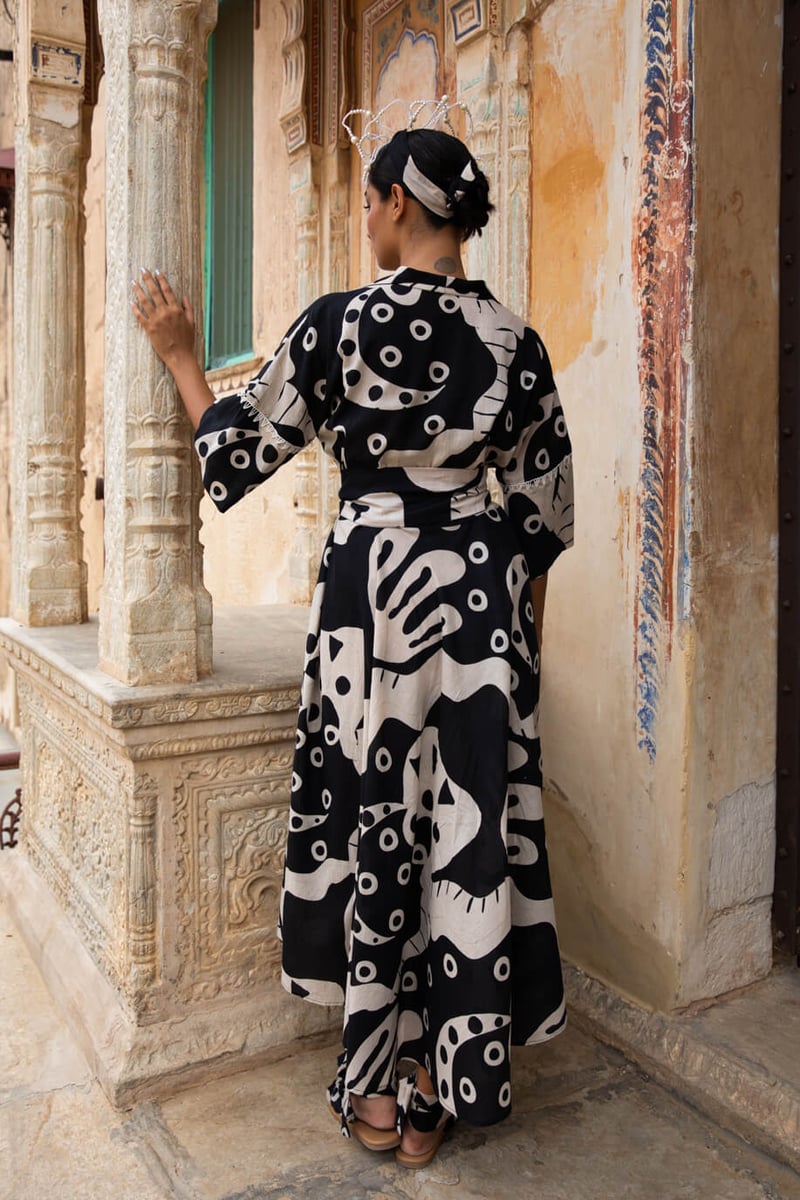 Black/Beige Abstract Printed Belted Midi Dress