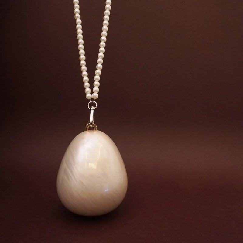 Acrylic Egg Clutz Ivory