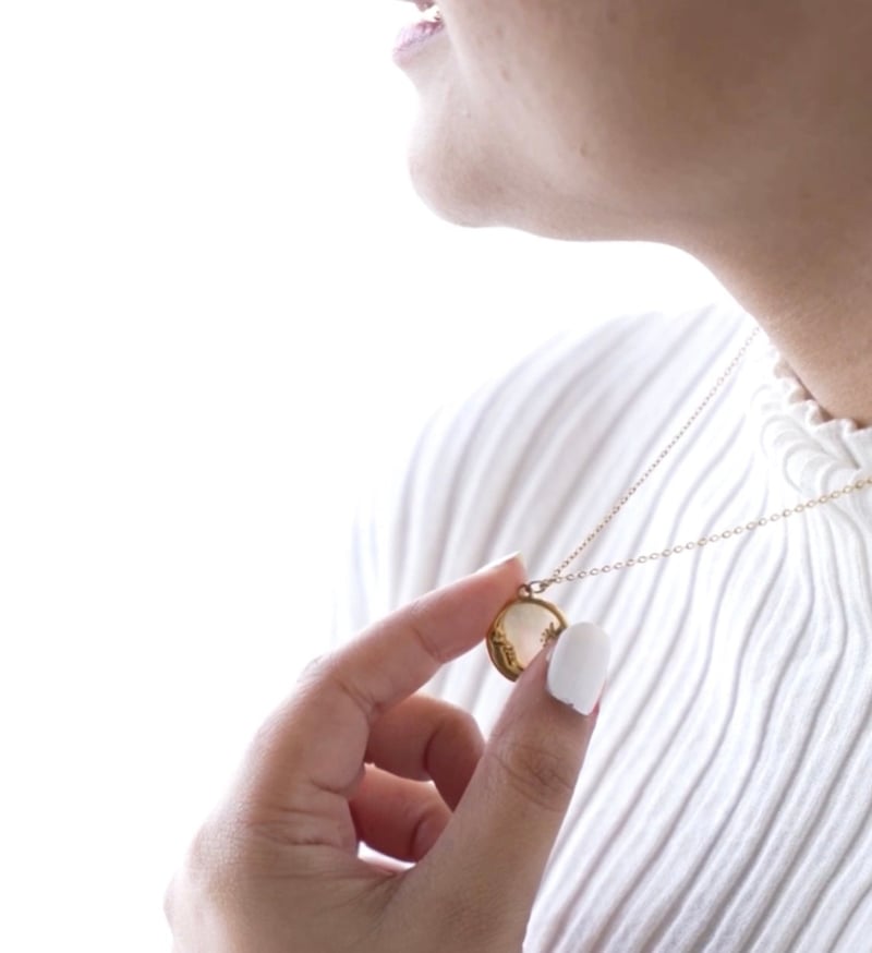 Dainty Shell Sun & Moon Necklace, Paulami