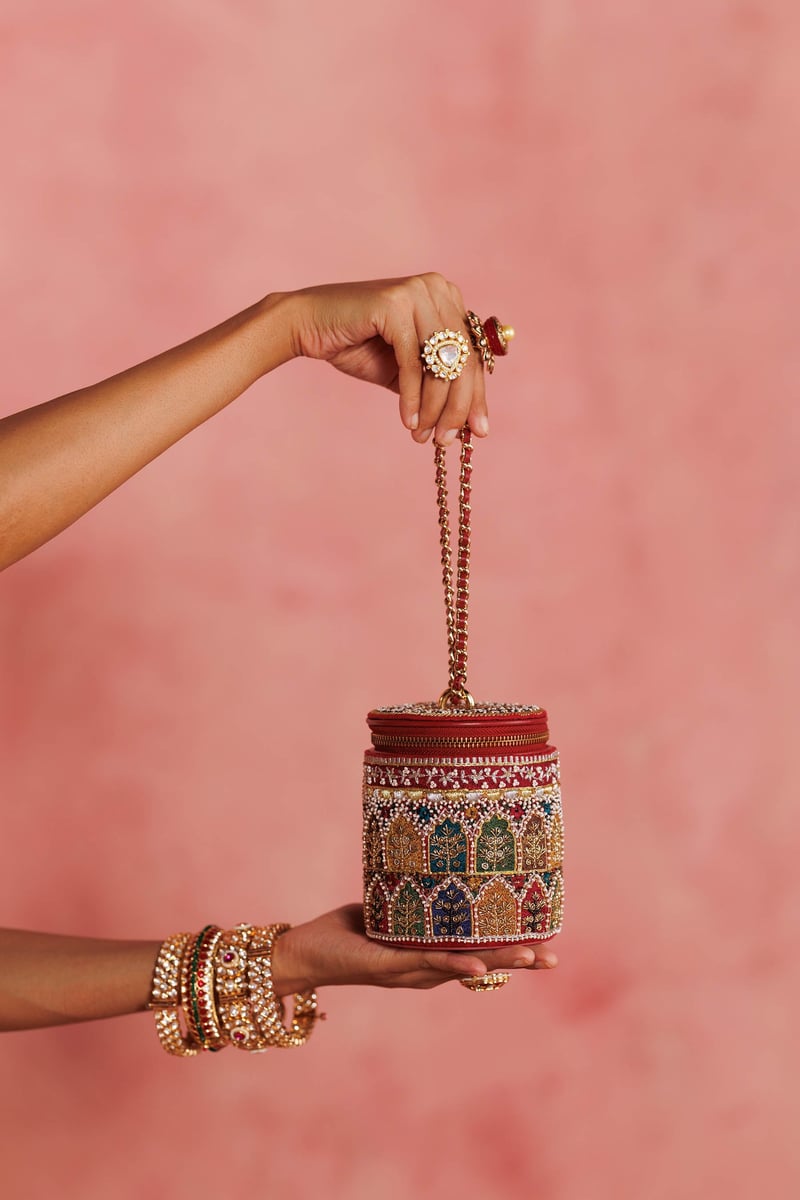 Raaz Barrel Bag