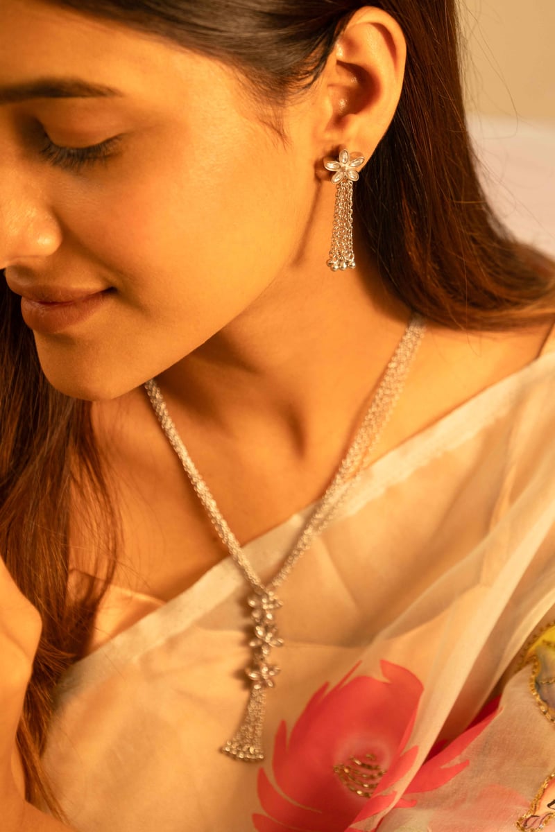 Essence Kundan Flower Chain Drop Earring
