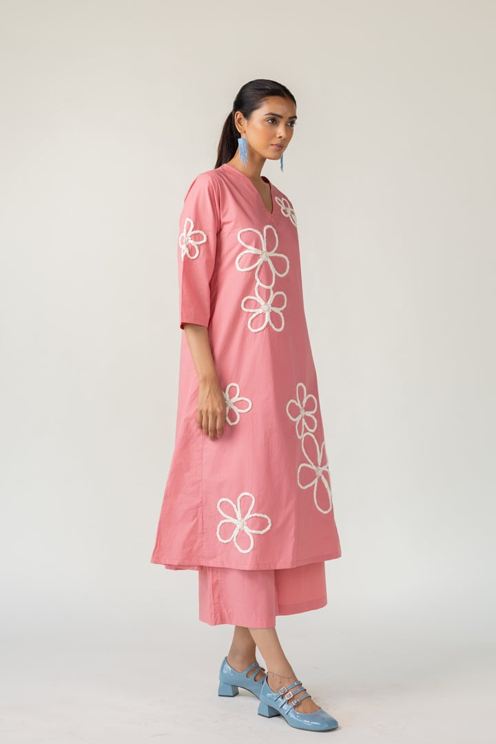 Pink Cotton Poplin Kurta Set with Daisy Embroidery